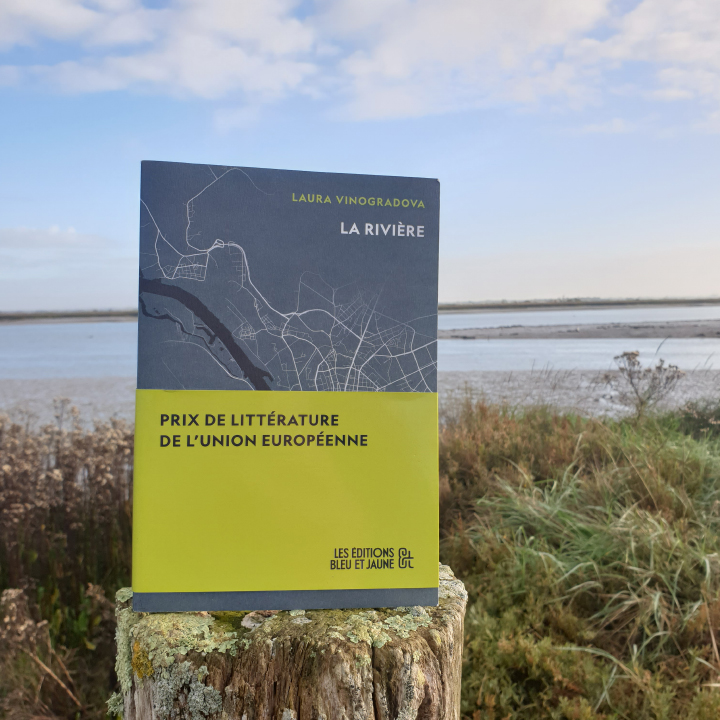La Rivière de Laura Vinogradova aux Éditions Bleu et Jaune, traduit du letton par Louise de Brisson